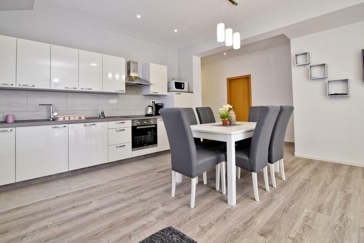 Apartments Mica ヴーシ エクステリア 写真