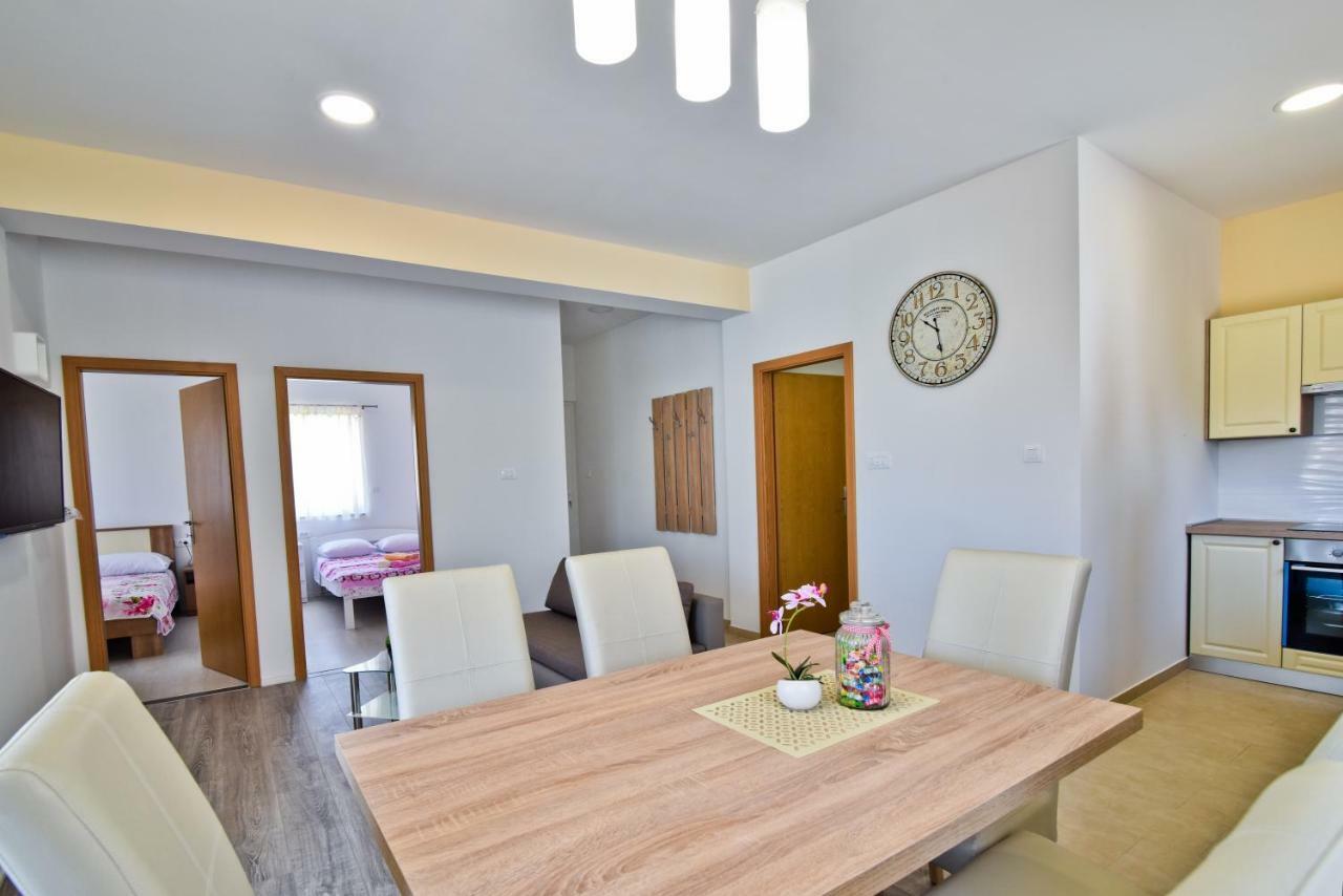 Apartments Mica ヴーシ エクステリア 写真
