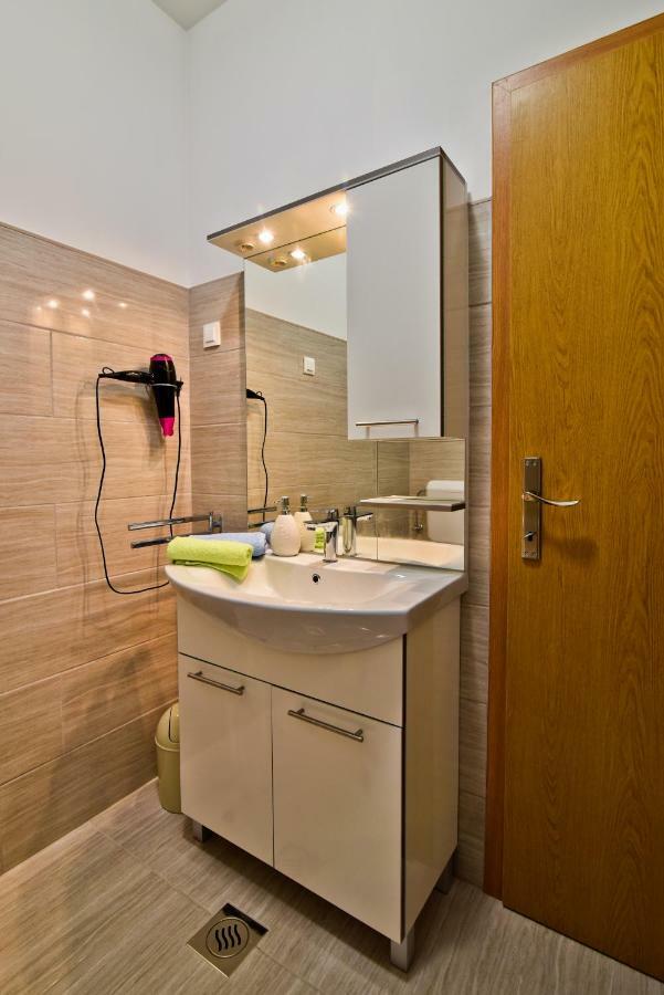 Apartments Mica ヴーシ エクステリア 写真
