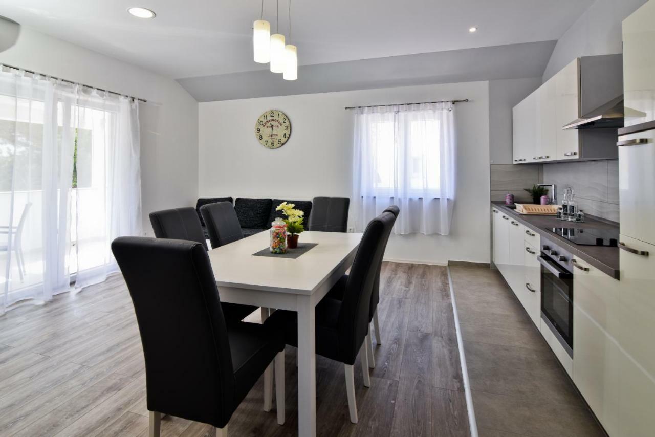 Apartments Mica ヴーシ エクステリア 写真