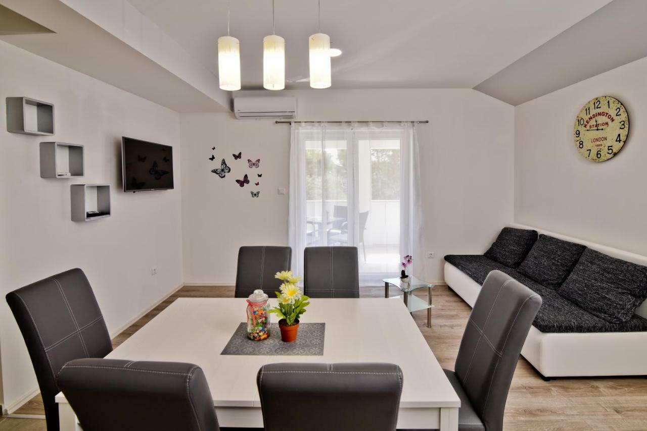 Apartments Mica ヴーシ エクステリア 写真