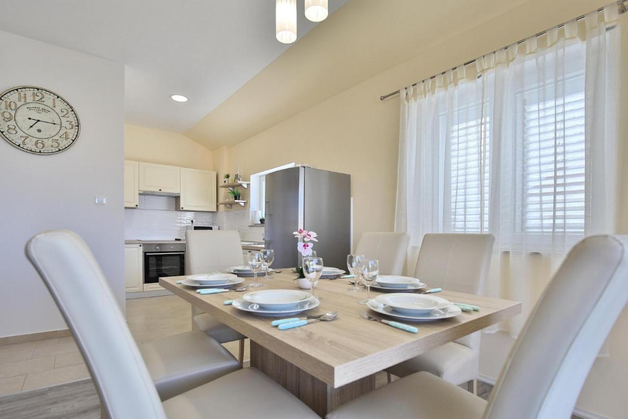 Apartments Mica ヴーシ エクステリア 写真