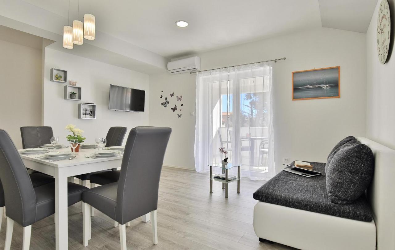 Apartments Mica ヴーシ エクステリア 写真